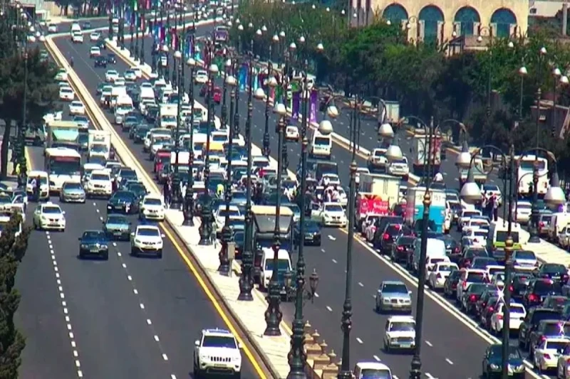 NİİM: Operativ nəqliyyat vasitələrinin arxasınca hərəkət etmək qadağandır - VİDEO