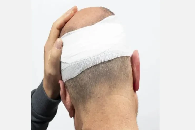 Ramanada kişinin başını yardılar Ramanada kişinin başını yardılar