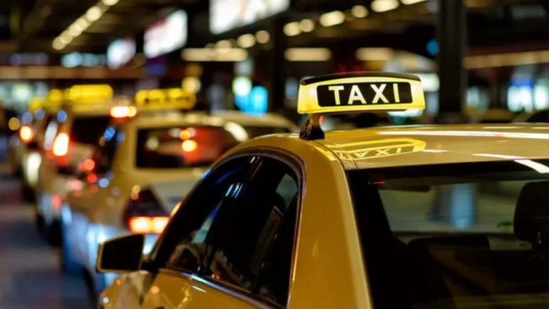 İranlıya narkokuryerlik edən taksi sürücüsü Maştağada tutuldu