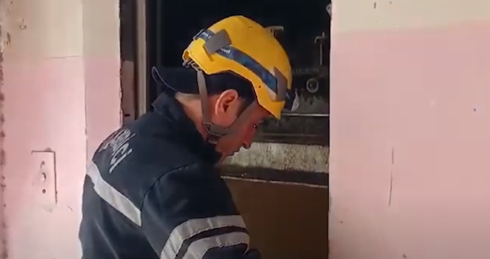 Liftdə qalanlar xilas edildi