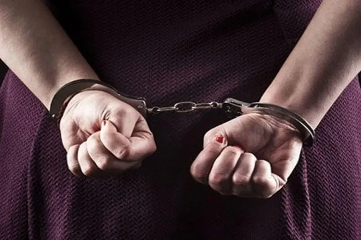 Ərini qətlə yetirən qadın AZADLIQ İSTƏDİ