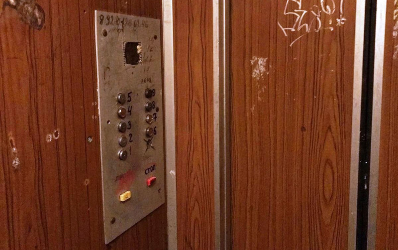 İki həftədən çoxdur 9 mərtəbəli binada lift işləmir... - Rəsmi açıqlama