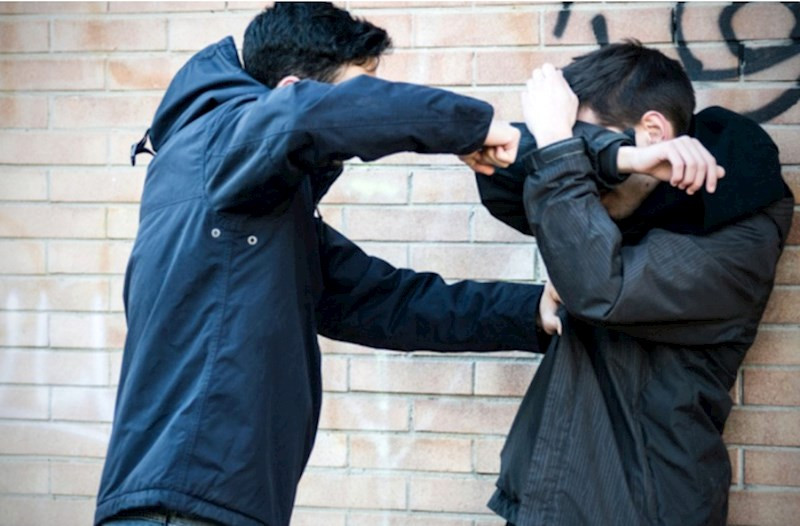 Arvadını söydüyünə görə QARDAŞINI DÖYDÜ