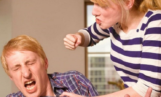 66 yaşlı qadın keçmiş ərini DÖYDÜ - İşə polis qarışdı