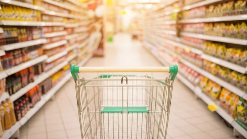 21 yaşlı gənc sevgilisinin işlədiyi marketi qarət etdi