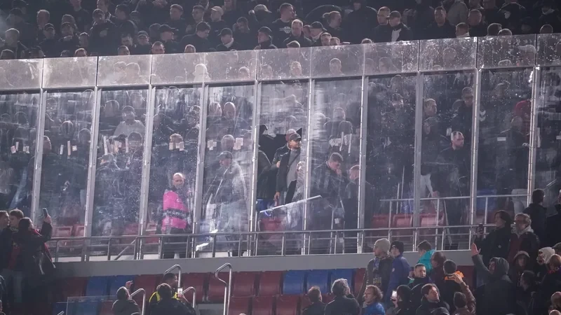 UEFA Ayntraxta Qarabağla oyunda azarkeş dəstəyini qadağan etdi