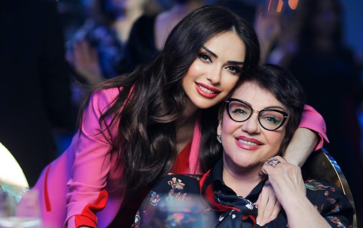 Müğənni Manana anasının vəsiyyətini açıqladı