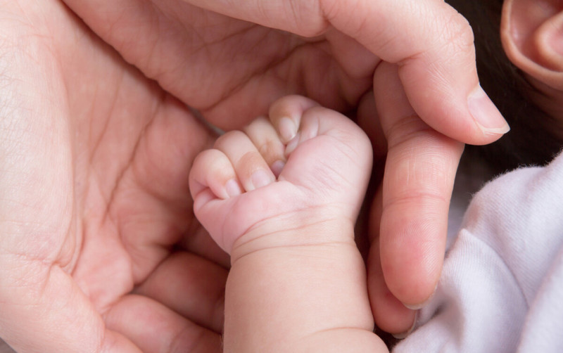 Bakıda həkimlərin ölüm diaqnozu qoyduğu körpə yolda ayıldı