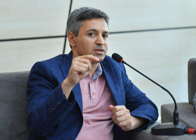 Onlar sosial şəbəkələrdə ölürlər, yoxa çıxırlar – Aqşin Yenisey