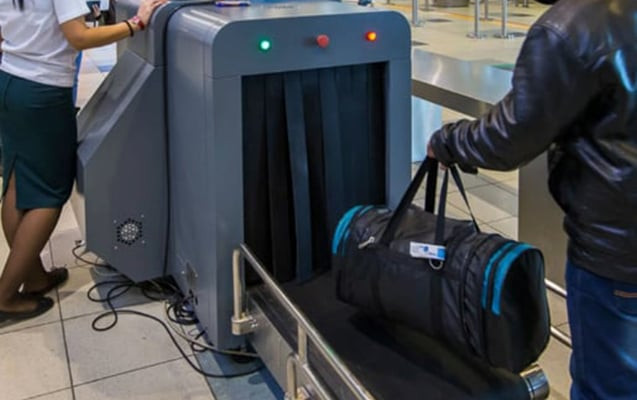 Vəzifəli şəxs 18 kq qızılla tutuldu - Evindən sursat çıxdı