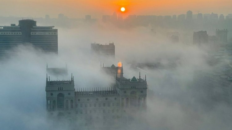 Bu gün dumana görə bəzi yollarda görünüş məsafəsi məhdudlaşacaq
