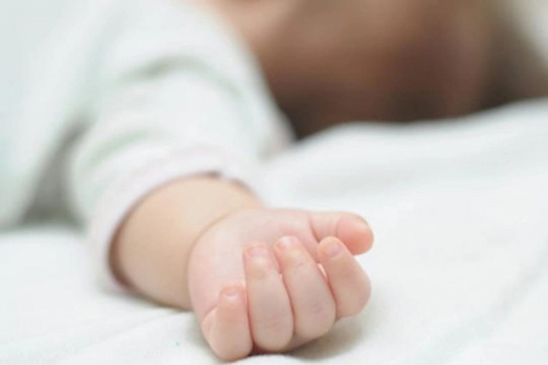 Bir yaşlı uşaq qəflətən öldü