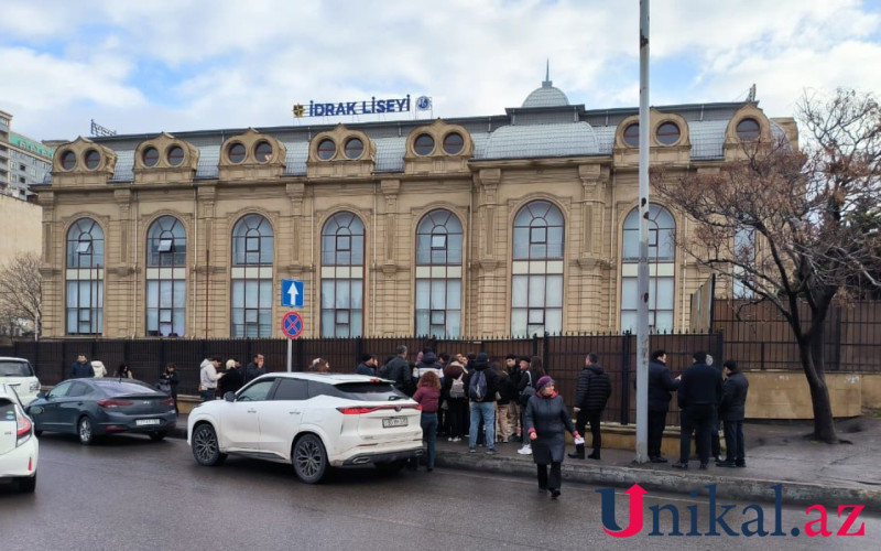 Bakıda liseydə şagird müəllimi güllələdi