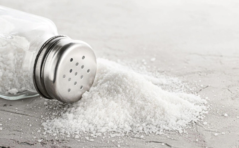 Bakıda kişi keçmiş arvadının başına duzqabı atdı, məhkəmə hökm çıxardı