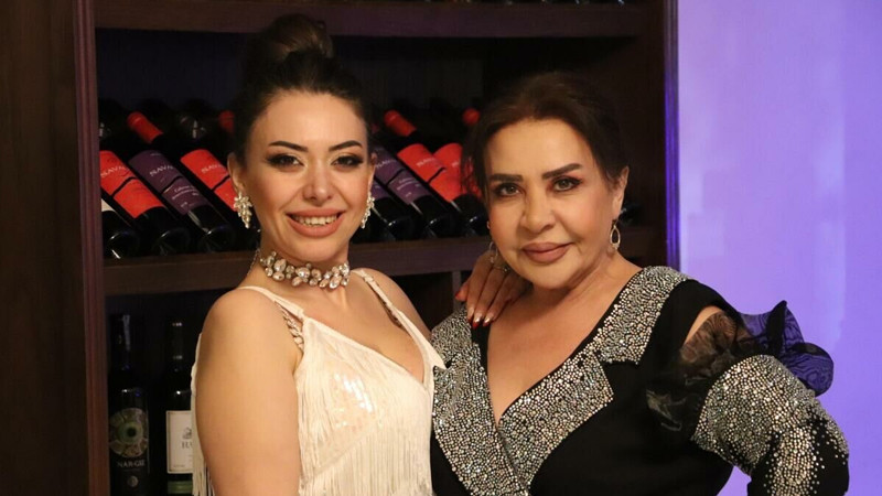 Meyxanaçı Samirə qızını cəzalandırdı: Təxəllüsündən məhrum etdi