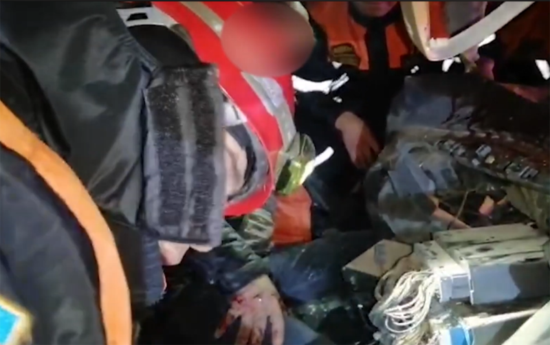 Yük avtomobilləri toqquşdu, vətəndaşlar belə xilas edildi - VİDEO