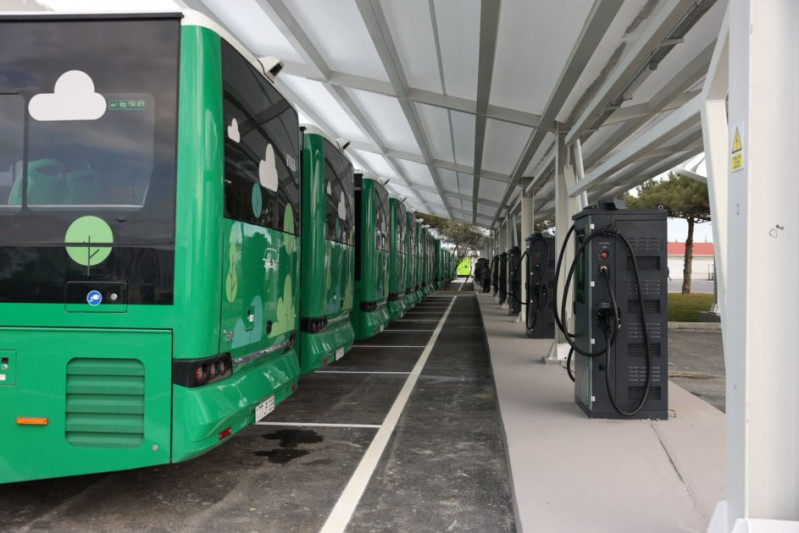 Buzovnada yeni avtobus parkı istifadəyə verilib
