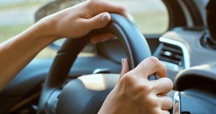 Avtoyuma məntəqəsindən avtomobil qaçırdı, tutuldu