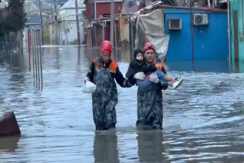 FHN su basmış ərazilərdən 766 nəfəri təxliyə edib