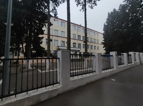 7-ci sinif şagirdini yoldaşları təhdid etdi, o da boğazını kəsdi