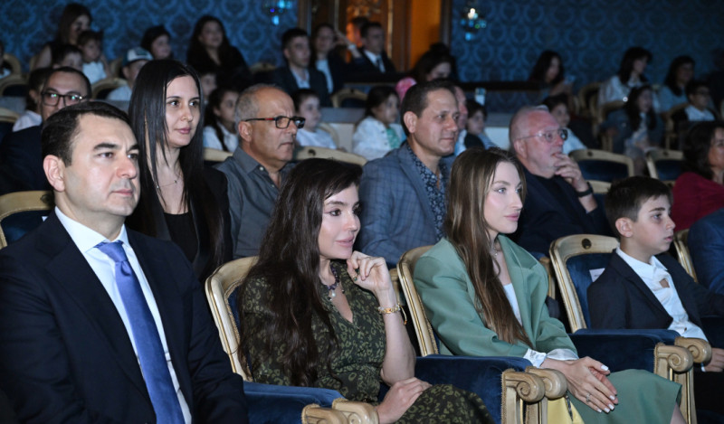 Akademik Musiqili Teatrda Balaca şahzadə əsəri əsasında hazırlanmış eyniadlı tamaşa nümayiş olunub