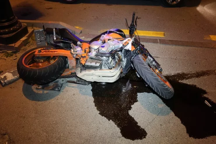 Bakıda Qazel motosikletlə toqquşdu: Ölən var