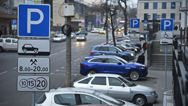 Azərbaycanda yeni parklanma qaydaları TƏSDİQLƏNDİ