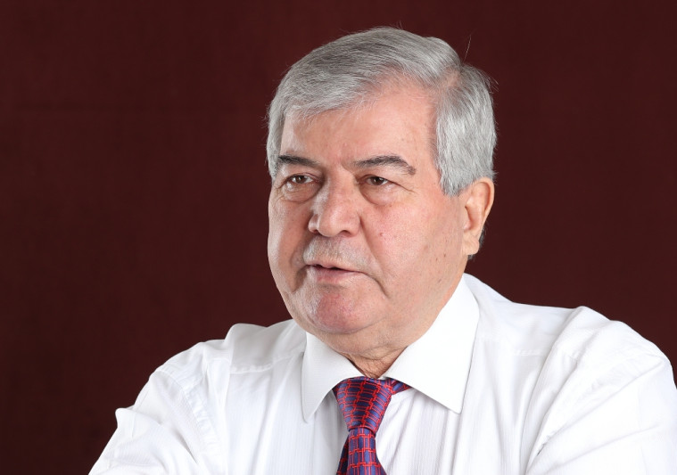 Dilimizi yenə qurban veririk?