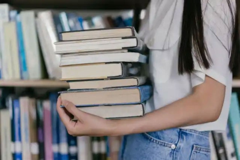 Bakı Qızlar Universitetinin fəaliyyəti dayandırıldı