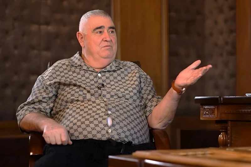 Evə pulu əyri yollarla gətirirdim - Şərurlu İsfəndiyar