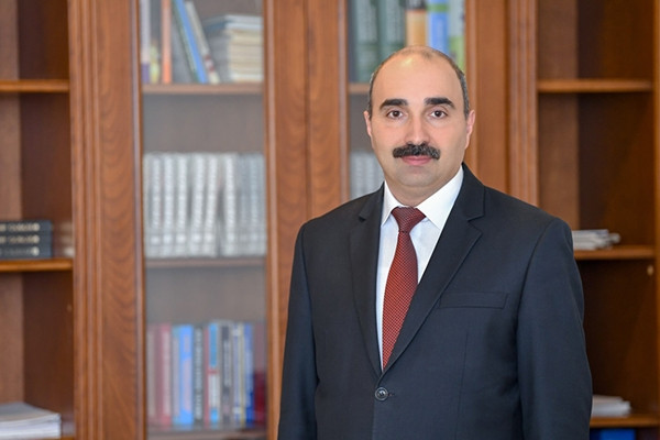 Xidmət rəisi: Kommunikasiya xətlərinin üzərində tikilən evlərin sənədləşdirilməsi mümkün deyil