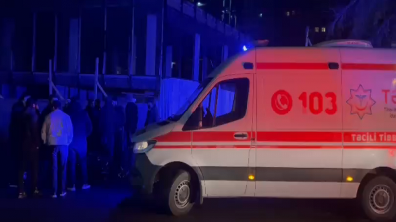 Bakıda 17 yaşlı oğlan anasına 12 bıçaq zərbəsi vurdu - YENILƏNİB