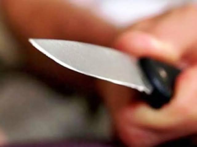 Kafedə iranlı ilə mübahisə etdi, digər müştərini bıçaqladı