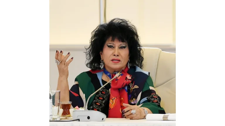 Zeynəb Xanlarova əməliyyat olundu