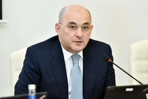 Dövlət Gömrük Komitəsinin sədri Qədir Rüstəmovun oğluna xəbərdarlıq etdi