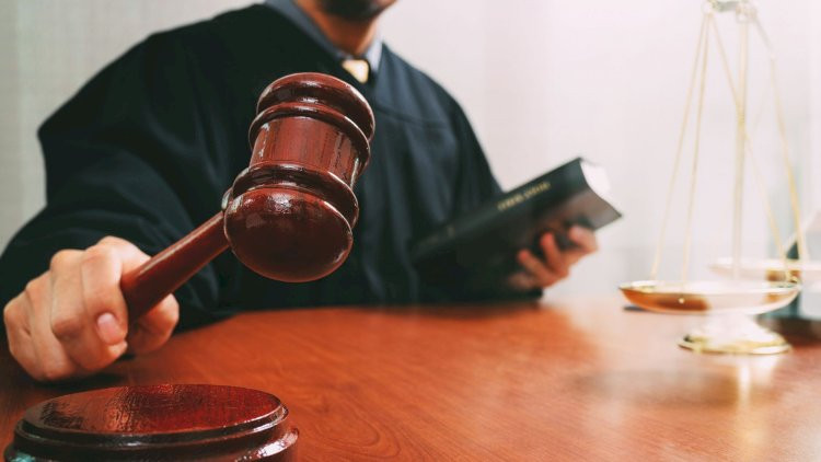 Sabiq idarə rəisi və sektor müdiri üçün 12 il həbs cəzası tələb olundu