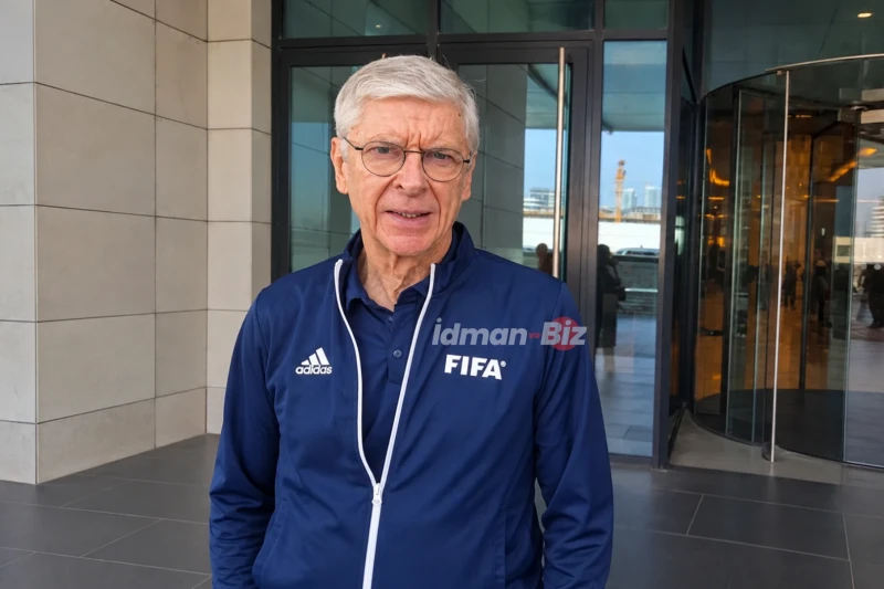 Arsen Venger U-15 dünya çempionatı üçün Bakıya gəlib