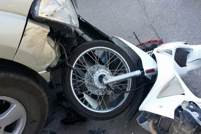 Avtomobil 87 yaşlı moped sürücüsünü vuraraq öldürüb