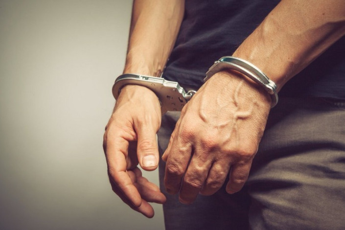 Kişiyə gəlinlik paltarını geyindirən şəxsə ağır cəza