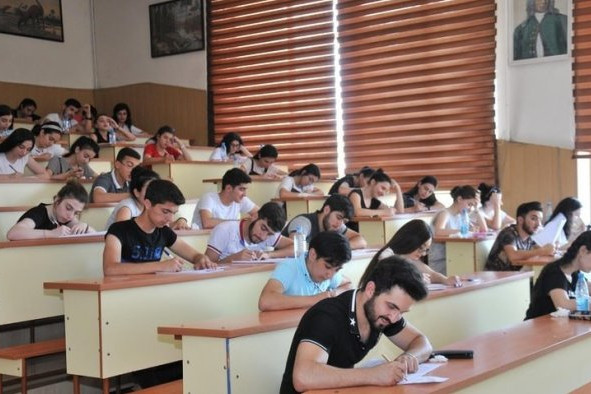 Azərbaycanda ikinci ali təhsil: Qanun nə deyir, praktikada nə baş verir?