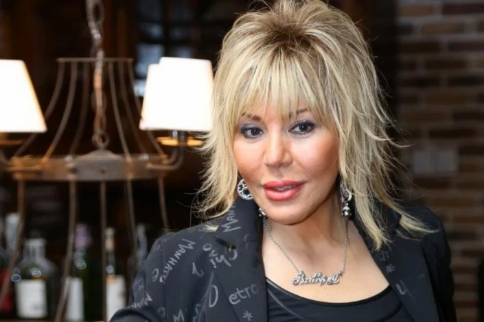 Brilliant Dadaşovanın həyat yoldaşı vəzifəsindən azad olundu