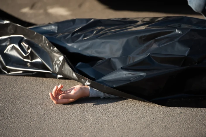 Bakıda yıxılaraq başından xəsarət alan kişi ölüb