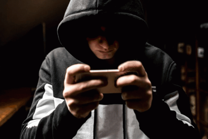 Qadının intim görüntülərini sosial şəbəkədə yaydı, belə cəzalandırıldı