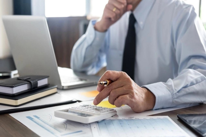 Dövlət qulluqçularının maaşı ARTIRILIR