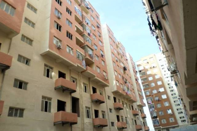 Zirzəmilərə su dolub, işıqlar kəsilib - Gənclər şəhərciyində vəziyyət ağırdır + VİDEO