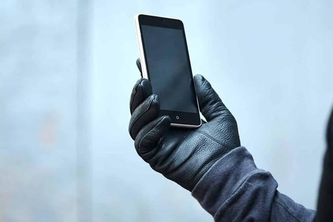 Bakıya iş axtarmağa gəldi, kafedən "iPhone" oğurladı