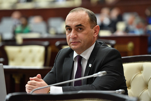 "Valideynlər övladlarını ərköyün böyüdür, müəllimin tərbiyəsinə də mane olurlar" - Deputat