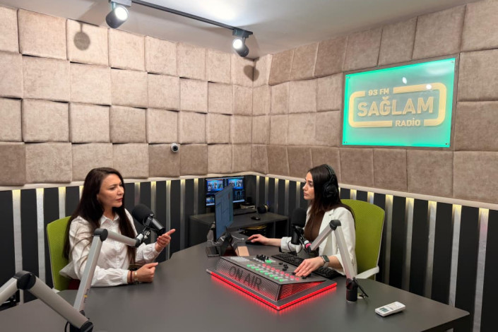"Smartfonlar yuxumuzu oğurlayır" – Səhiyyə Nazirliyinin mütəxəssisindən xəbərdarlıq