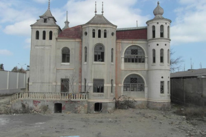 Bakıda dağılan "tarixi malikanə"nin fotosu süni intellektlə yaradılıb - RƏSMİ