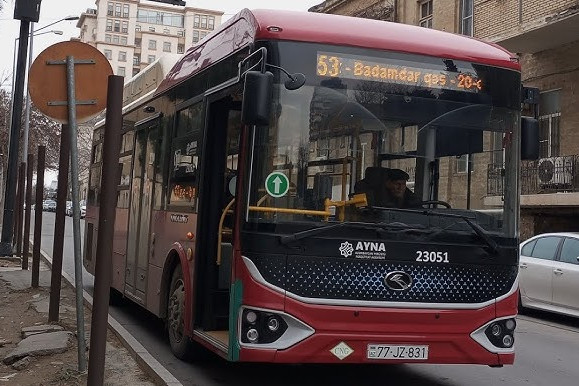 Badamdarlıların avtobus problemi - "Hər gün 3 manat taksiyə verə bilmərik"